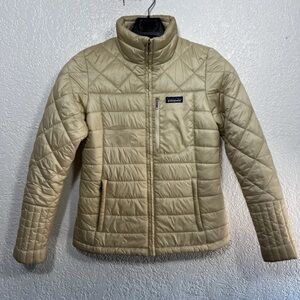 Patagonia white oyster color puffer jacket